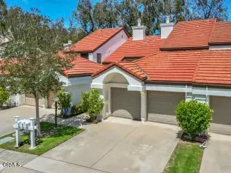 Townhouse for sale at 1425 Calle Lozano, Camarillo, CA featuring 2 beds and 3 baths