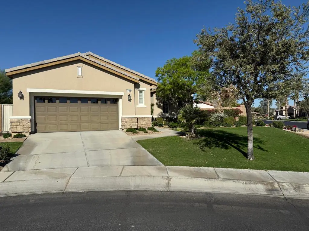 Single Family Residence for rent at 81450 Moonstone Court, La Quinta, CA featuring 2 beds and 2 baths
