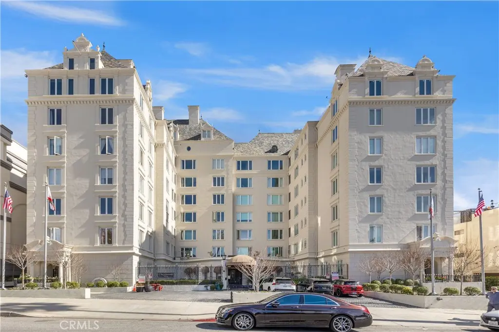 Residential Lease for rent at 1424 N Crescent Heights Boulevard 20, West Hollywood, Los Angeles County, CA featuring 2 beds and 3 baths