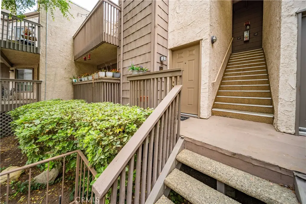 18316 Hatteras Street 26, Tarzana, CA — listing photo 1