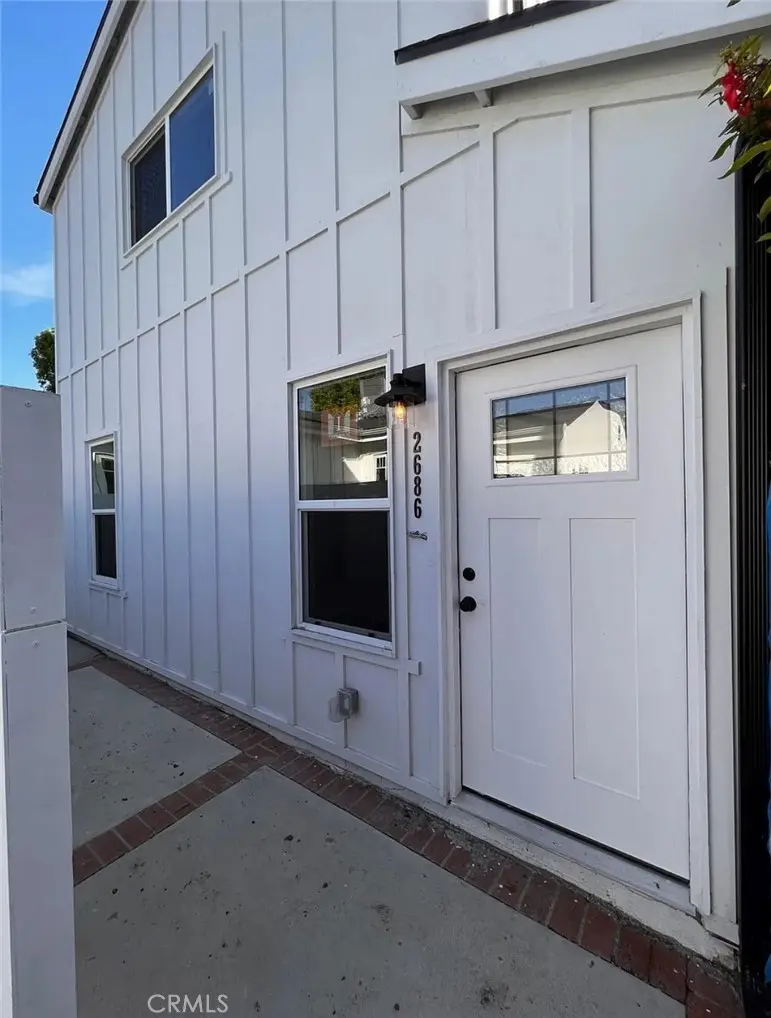 Residential Lease for rent at 2686 Greenfield, Los Angeles, Los Angeles County, CA featuring 2 beds and 2 baths