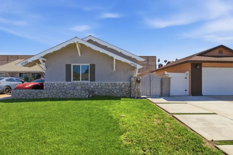 Residential Lease for rent at 10788 Mercer Avenue, Riverside, Riverside County, CA featuring 1 bed and 1 bath