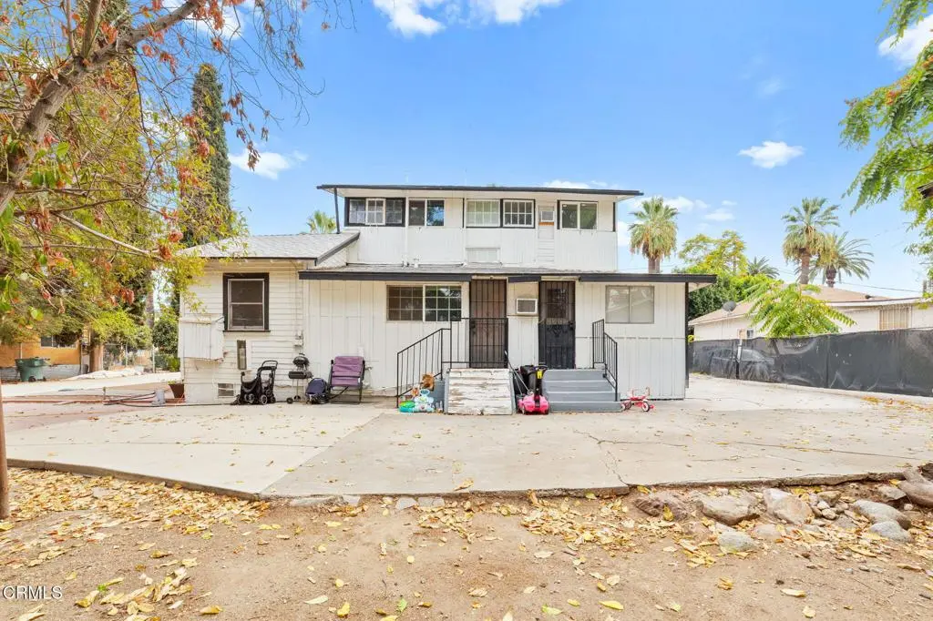 Triplex for sale at 3633 Kansas Avenue, Riverside, CA