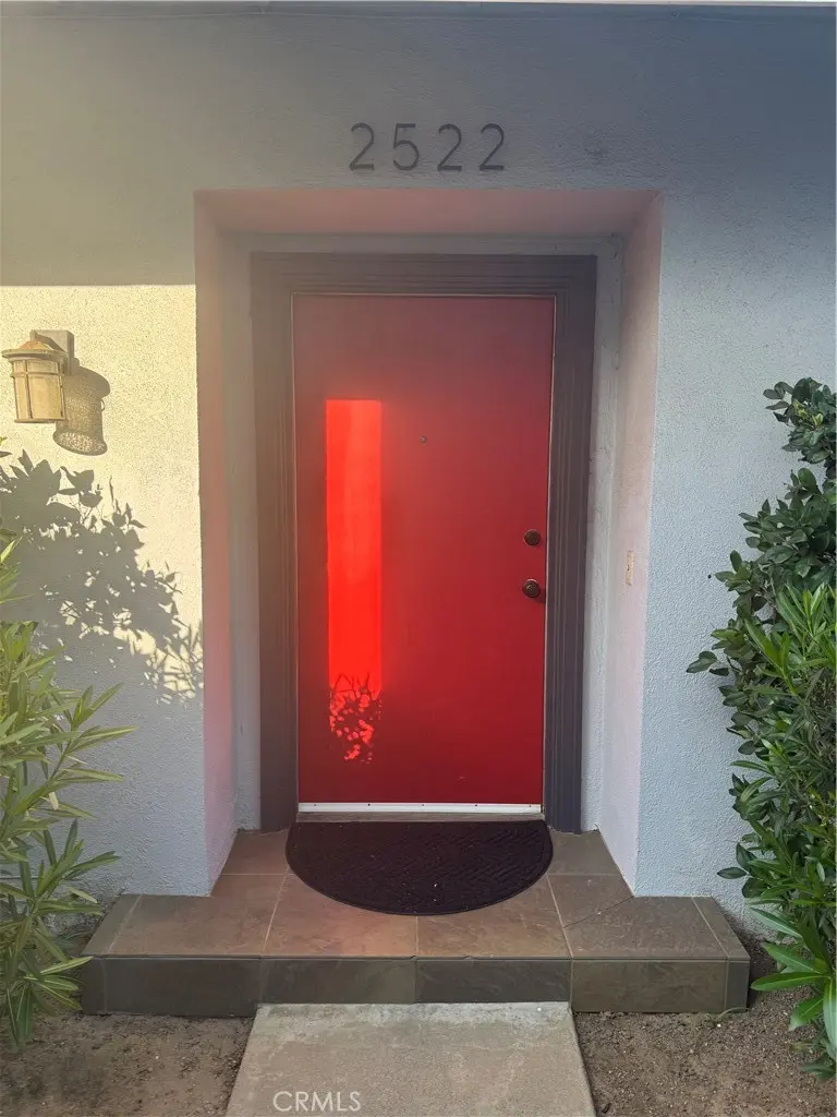 Residential Lease for rent at 2522 University, Newport Beach, Orange County, CA featuring 2 beds and 2 baths