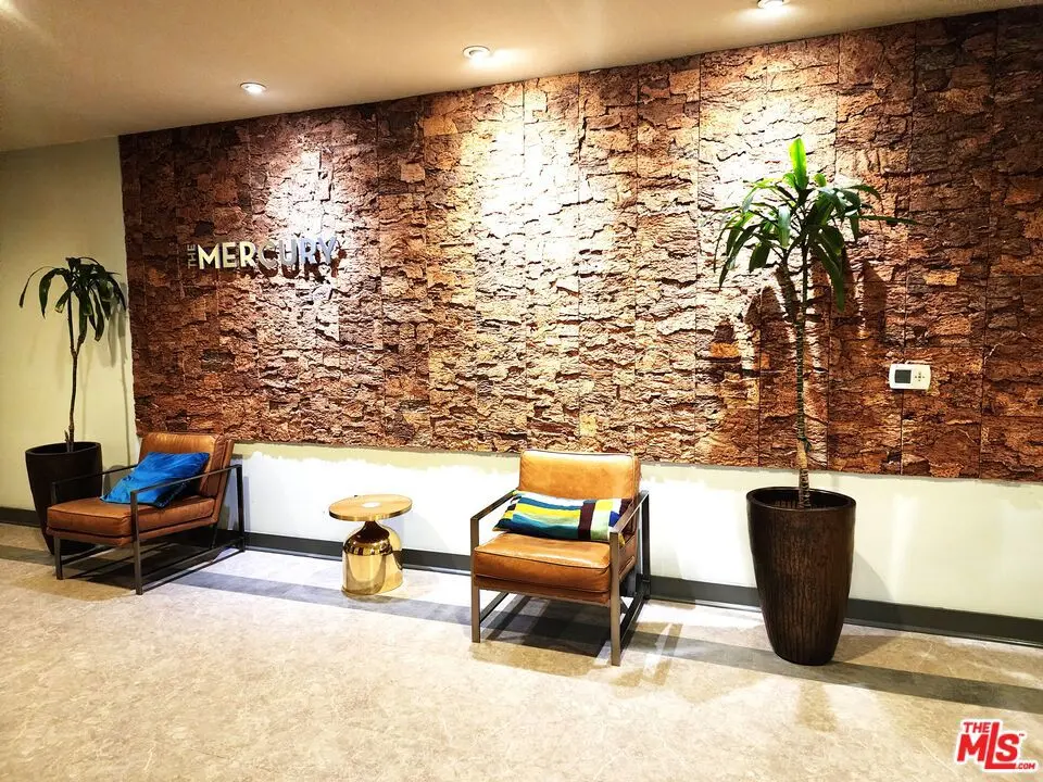 Condominium for sale at 3810 Wilshire Boulevard 1706, Los Angeles, CA featuring 1 bed and 1 bath