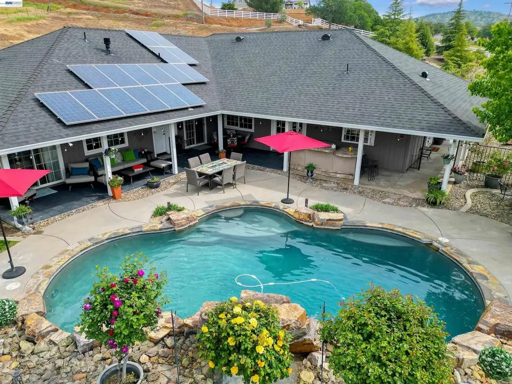 2767 Canoe St, Copperopolis, CA — listing photo 1