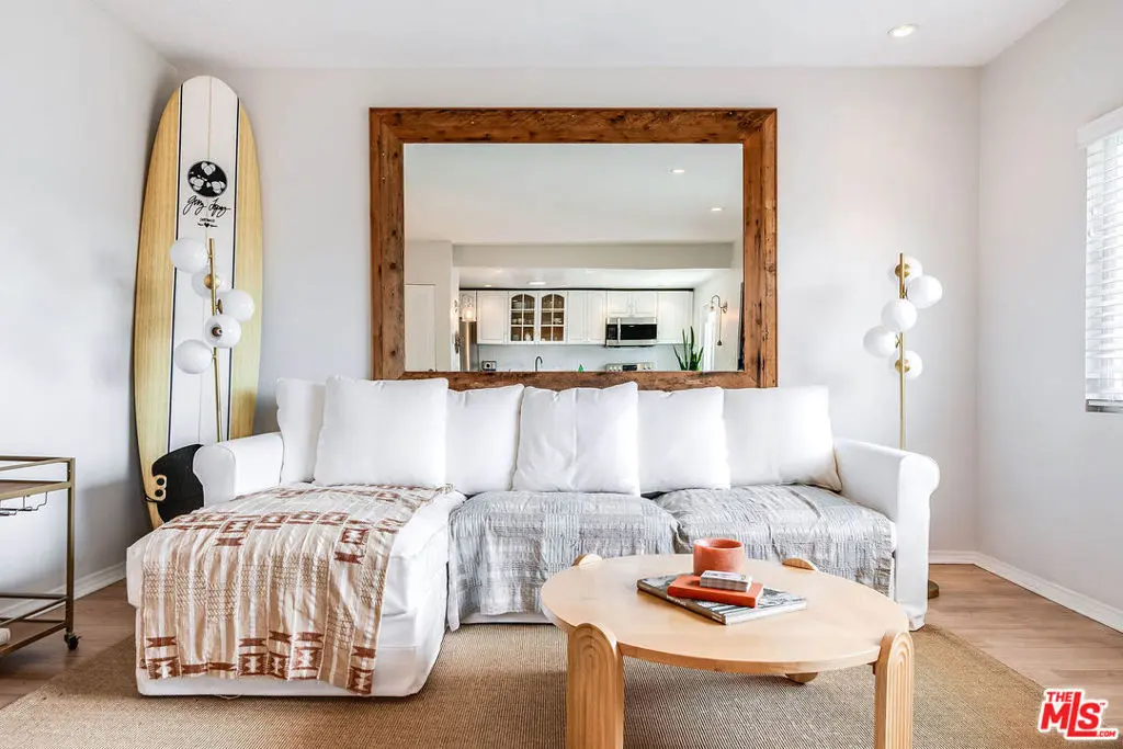 445 Washington Boulevard 10, Marina Del Rey, CA — listing photo 1