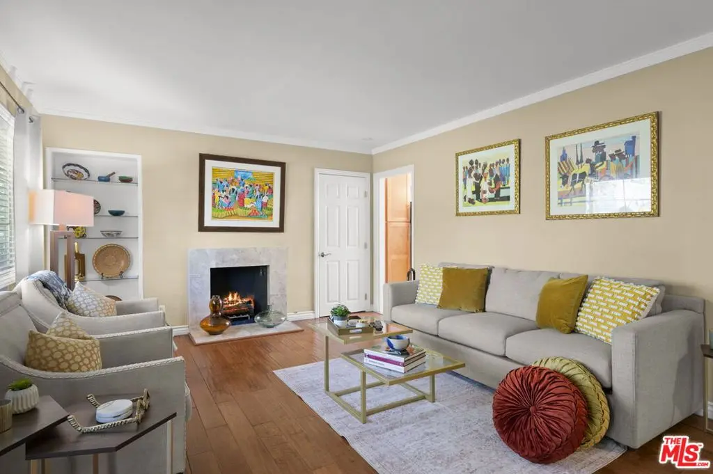 Condominium for sale at 5464 Village Green, Los Angeles, CA featuring 2 beds and 1 bath