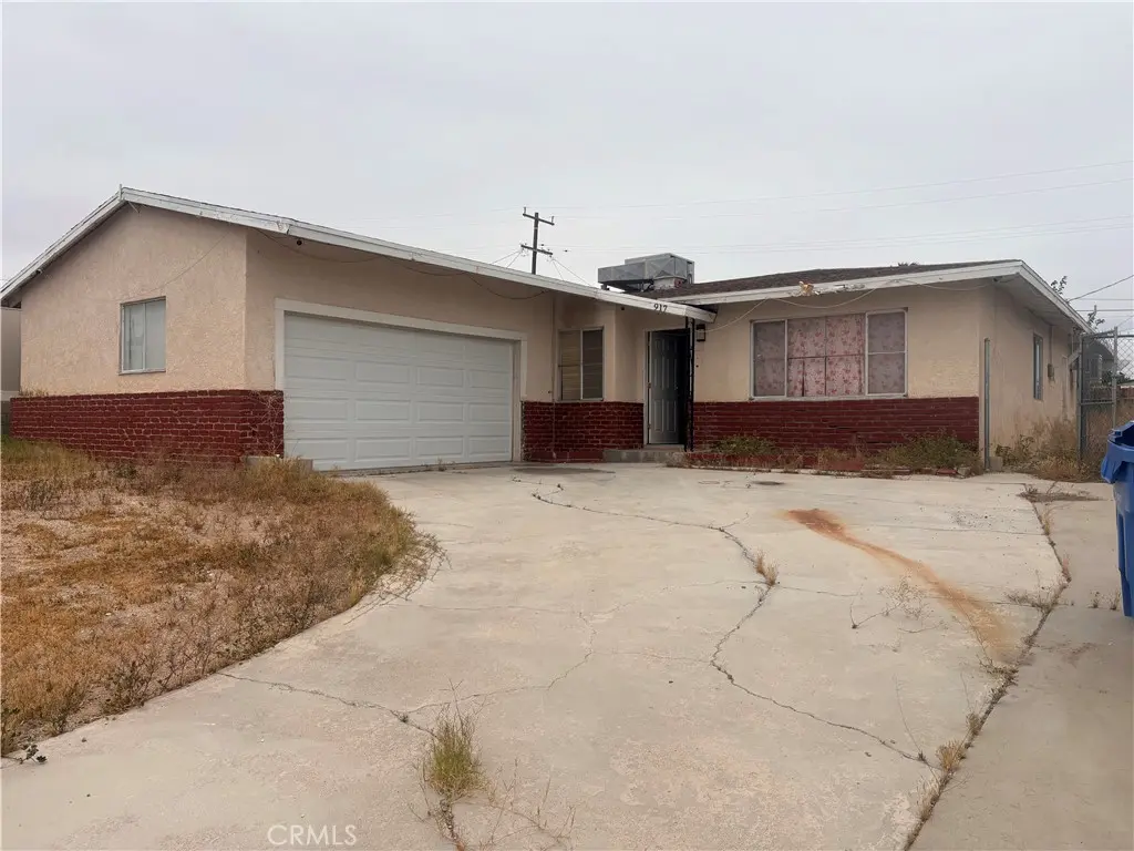 917 E Virginia, Barstow, CA — listing photo 1