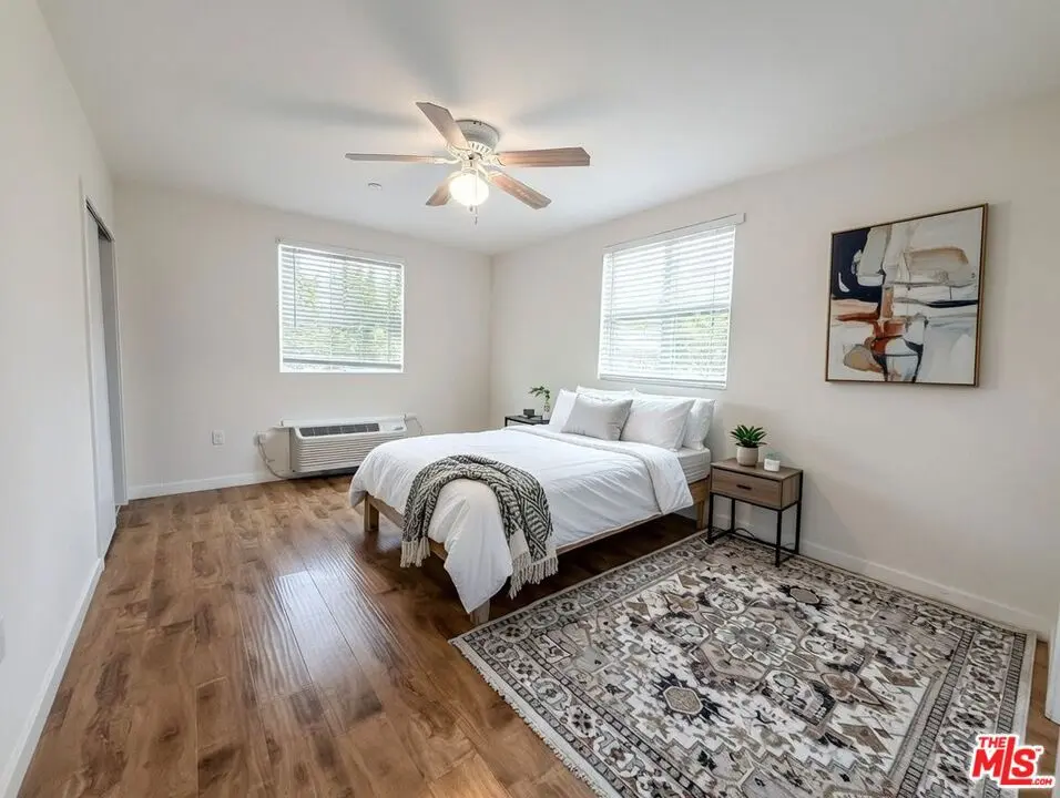 Residential Lease for rent at 1254 W 37th Drive 1256 1/2, Los Angeles, Los Angeles County, CA featuring 4 beds and 3 baths