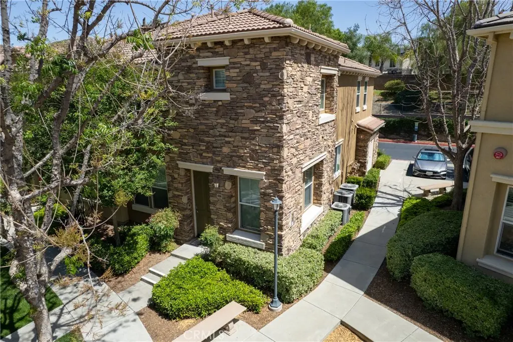 Condominium for sale at 30505 Canyon Hills Road 406, Lake Elsinore, CA featuring 3 beds and 3 baths