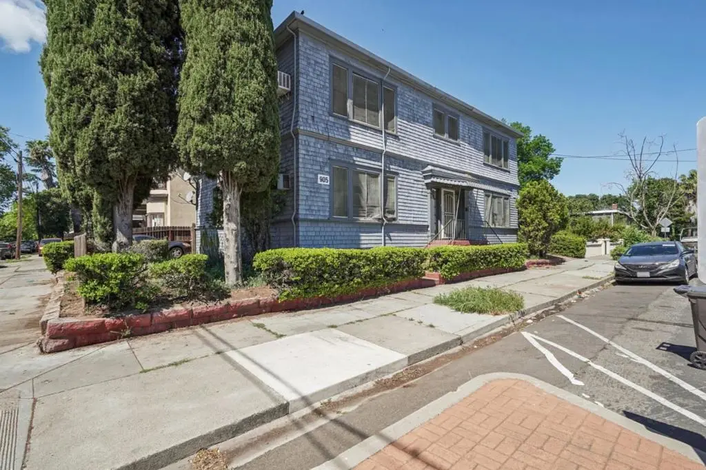 Quadruplex for sale at 905 N Commerce Street, Stockton, CA