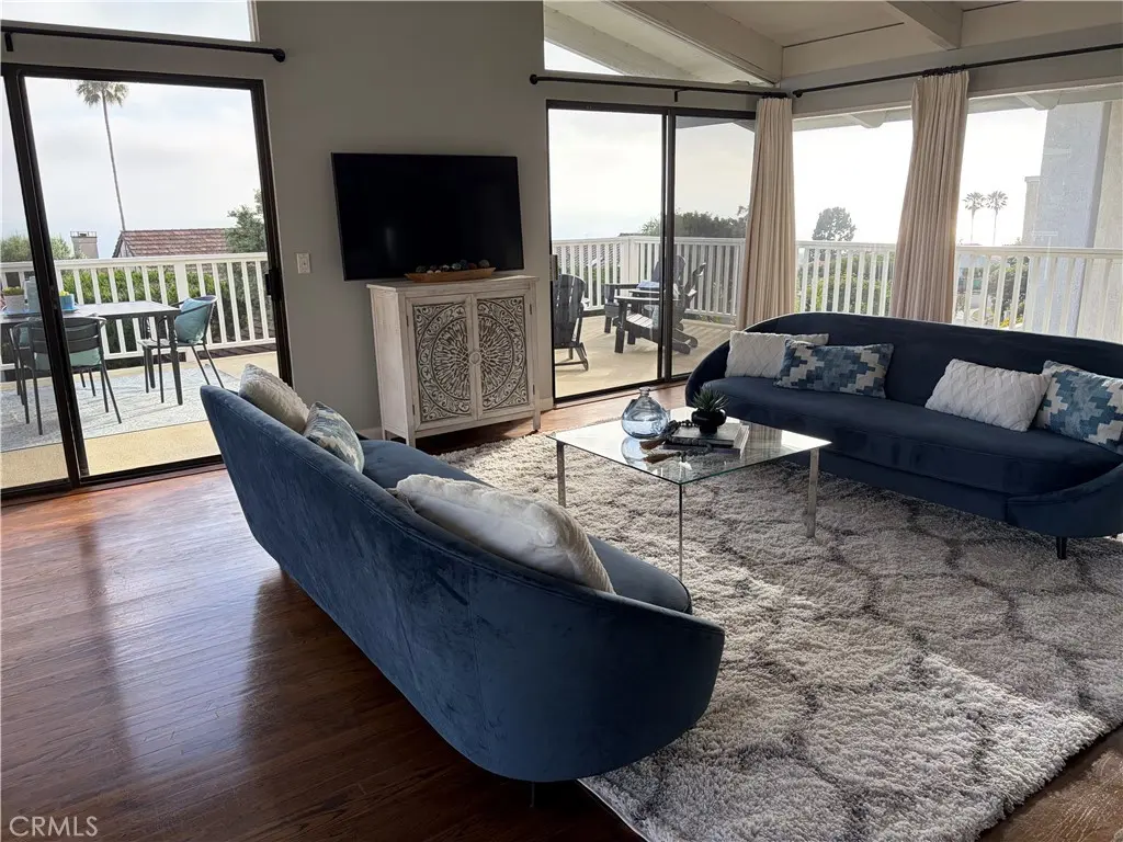 Single Family Residence for sale at 2520 Via Sanchez, Palos Verdes Estates, CA featuring 5 beds and 5 baths