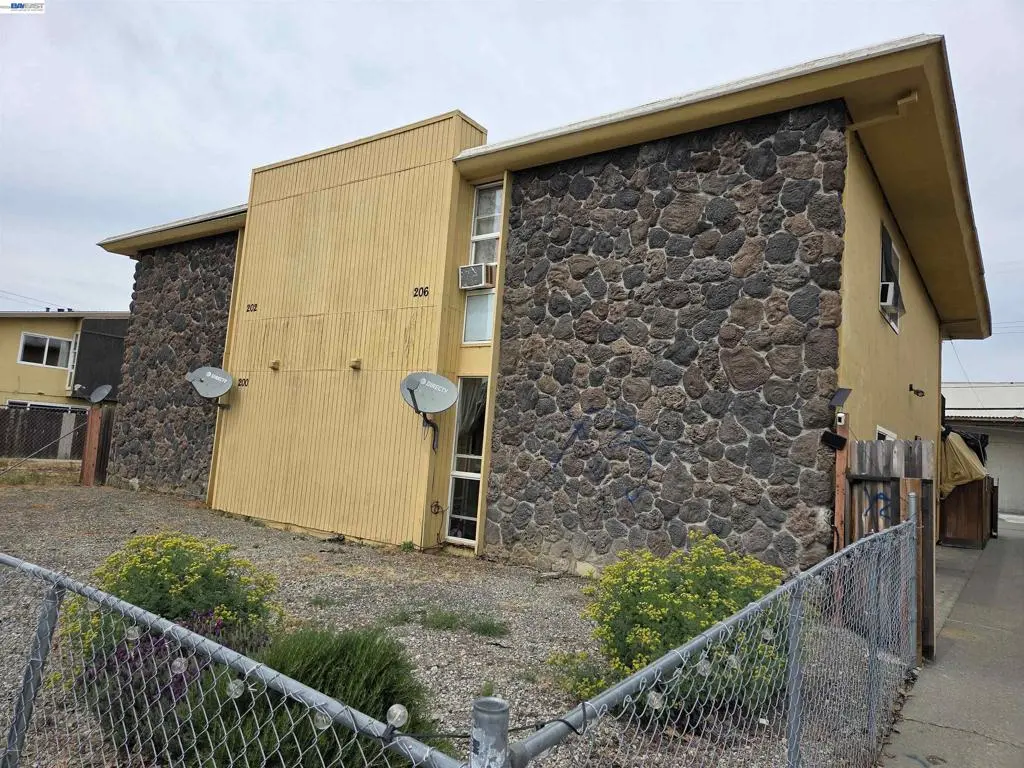 Quadruplex for sale at 200 Westwood St, Vallejo, CA