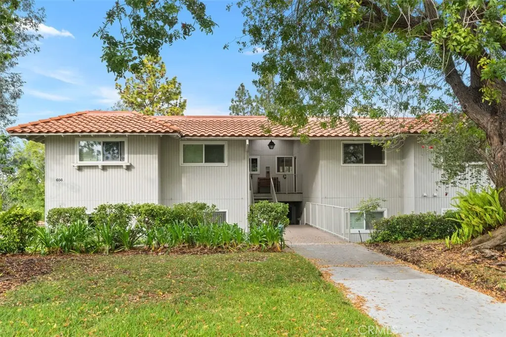 Stock Cooperative for sale at 656 Avenida Sevilla O, Laguna Woods, CA featuring 2 beds and 2 baths