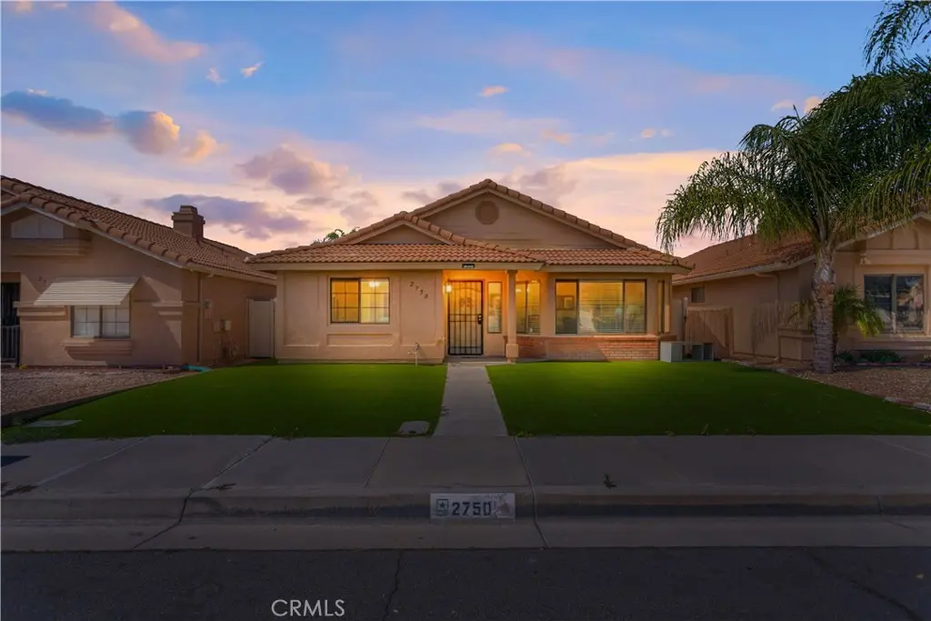 Single Family Residence for sale at 2750 La Paz, Hemet, CA featuring 2 beds and 2 baths