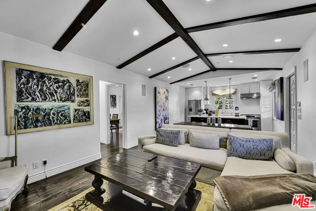 Residential Lease for rent at 1203 Park Way, Beverly Hills, Los Angeles County, CA featuring 2 beds and 2 baths