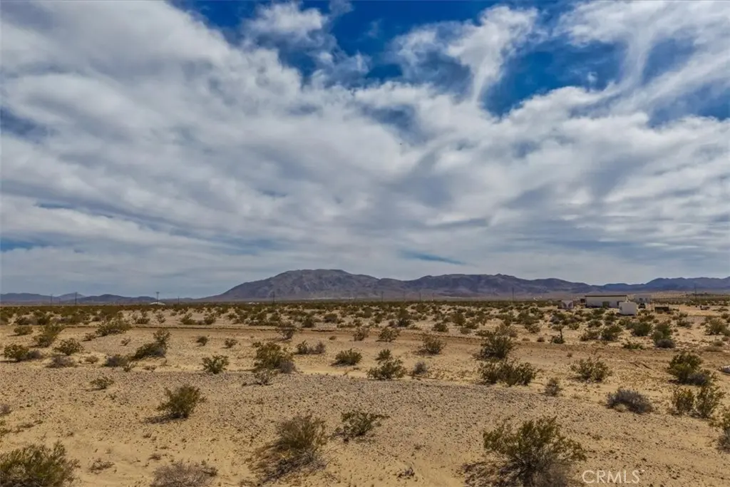 101 Diamond Bar, 29 Palms, CA — listing photo 1
