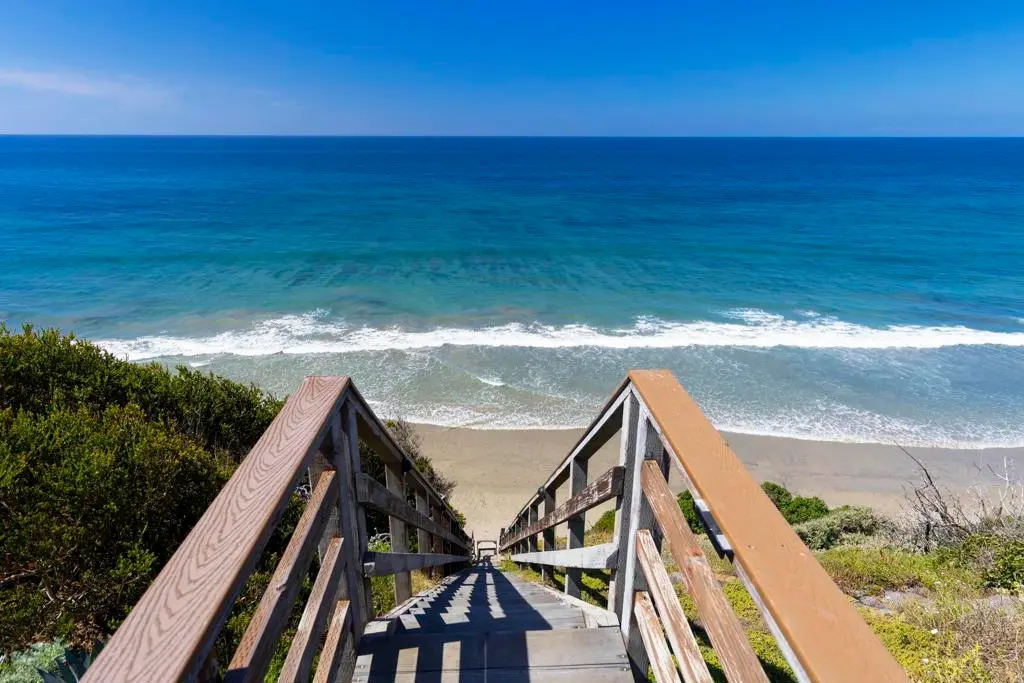 Single Family Residence for rent at 1472 NEPTUNE Avenue, Encinitas, CA featuring 3 beds and 4 baths