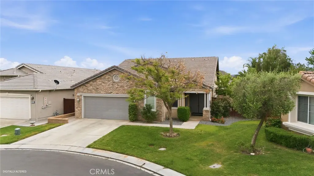 Single Family Residence for sale at 7975 Doyle Circle, Hemet, CA featuring 2 beds and 2 baths