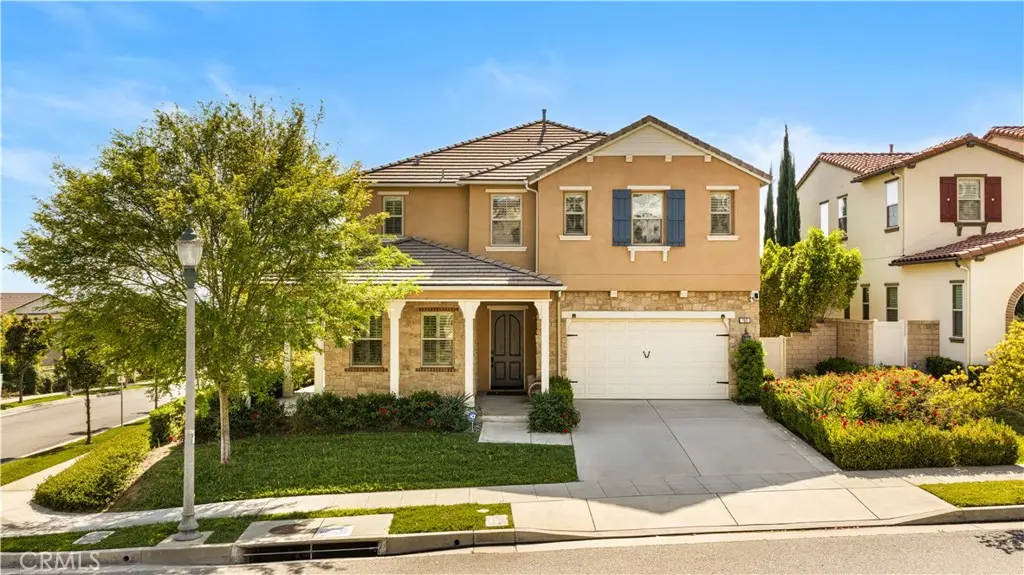 702 E Lemon Swirl, Azusa, CA — listing photo 1