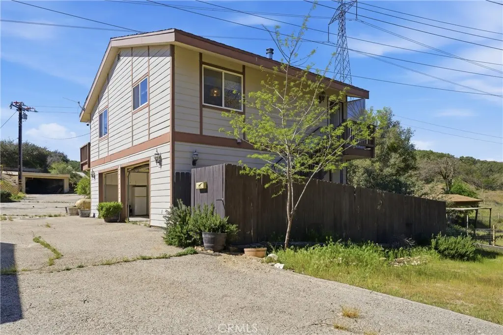 42135 San Francisquito Canyon Rd, Lake Hughes, CA — listing photo 1
