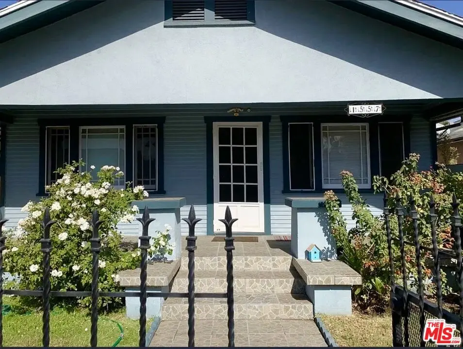Residential Lease for rent at 1557 W 29th Street, Los Angeles, Los Angeles County, CA featuring 6 beds and 3 baths