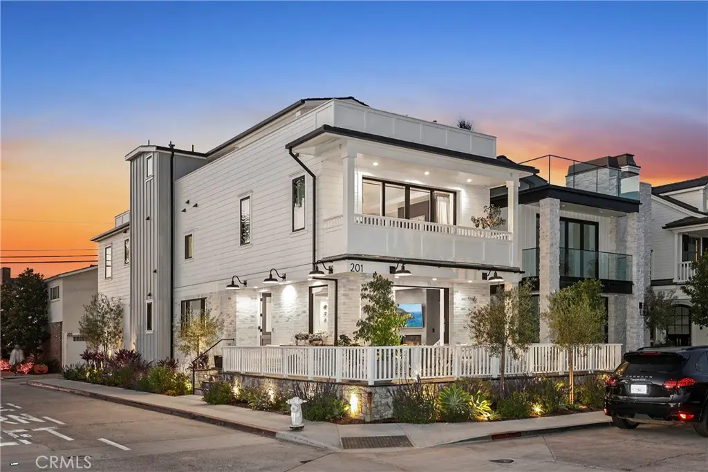 Residential Lease for rent at 201 Opal Avenue, Newport Beach, Orange County, CA featuring 3 beds and 4 baths