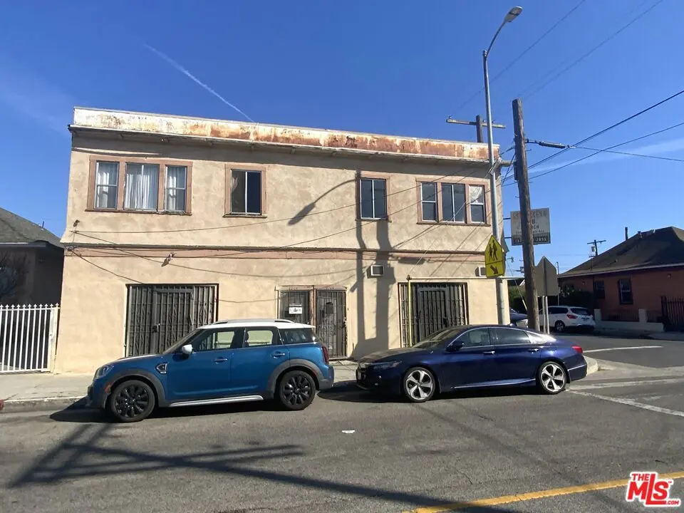 Residential Income for sale at 3770 Maple Avenue, Los Angeles, CA
