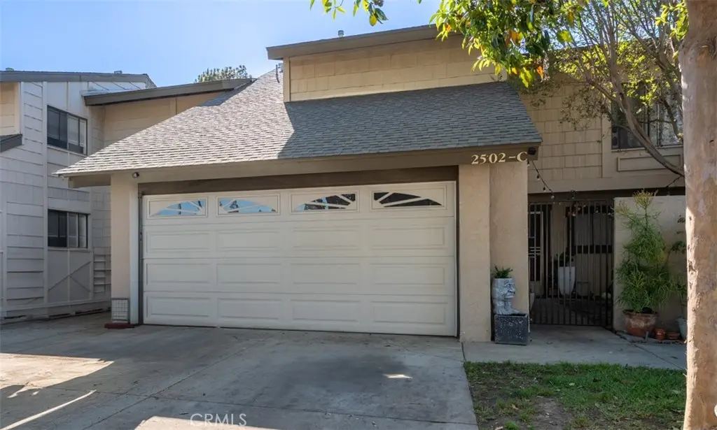 2502 N Tustin C, Santa Ana, CA — listing photo 1