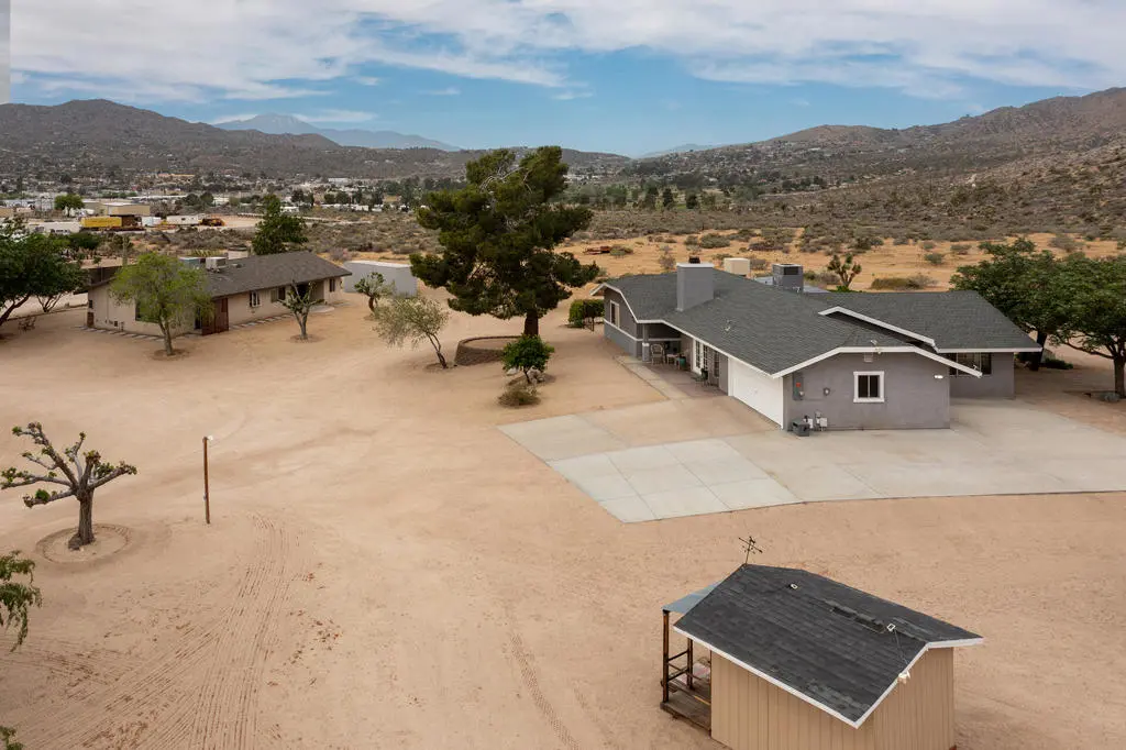 6910 Wamego Trail, Yucca Valley, CA — listing photo 1