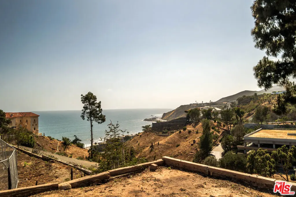 17941 Tramonto Drive, Pacific Palisades, CA — listing photo 1