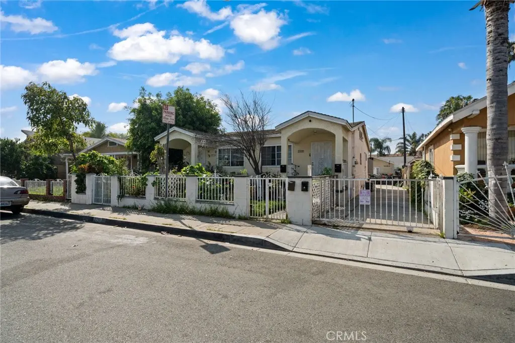 2208 Mortimer Street, Huntington Park, CA — listing photo 1