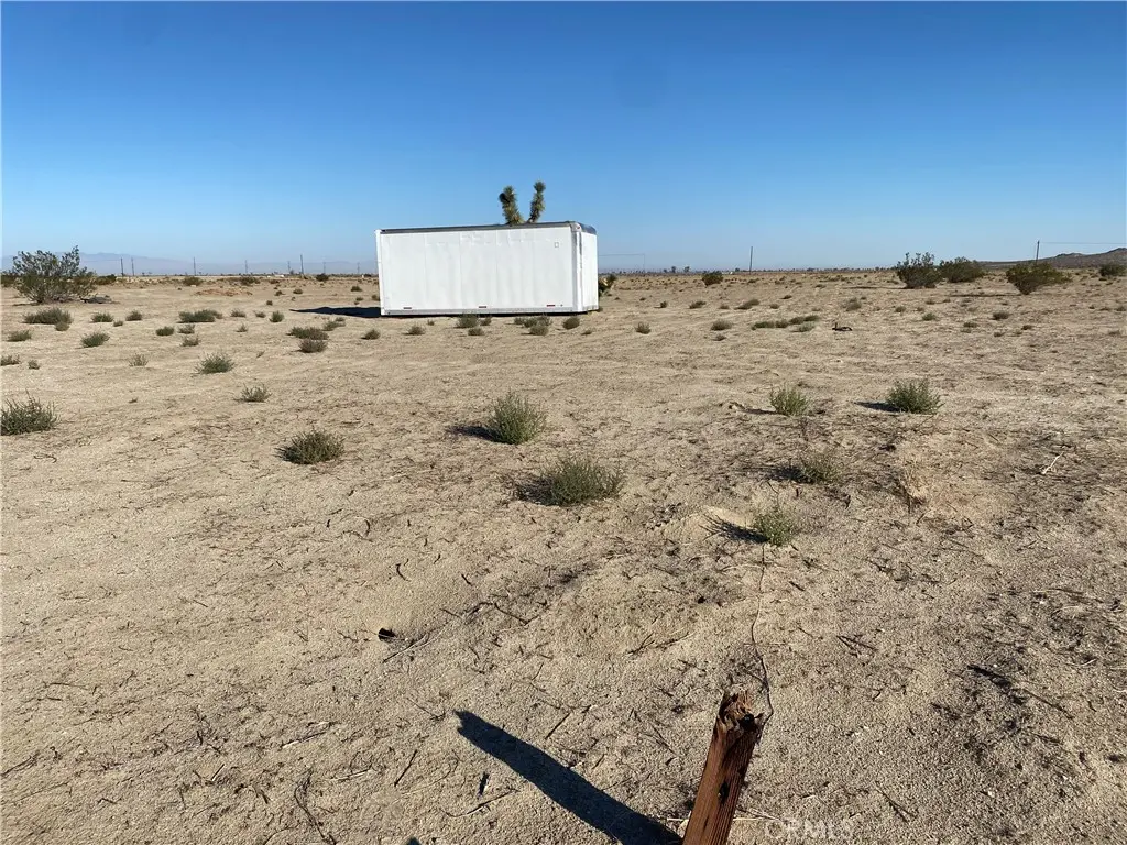 0 2, Palmdale, CA — listing photo 1