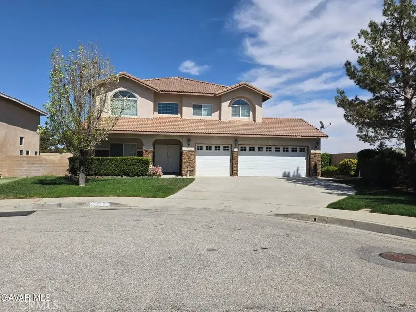 Single Family Residence for sale at 3321 Sungate, Palmdale, CA featuring 7 beds and 3 baths