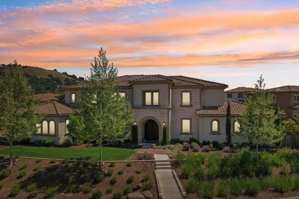 Single Family Residence for sale at 18600 Corte Arcangel, Morgan Hill, CA featuring 5 beds and 6 baths