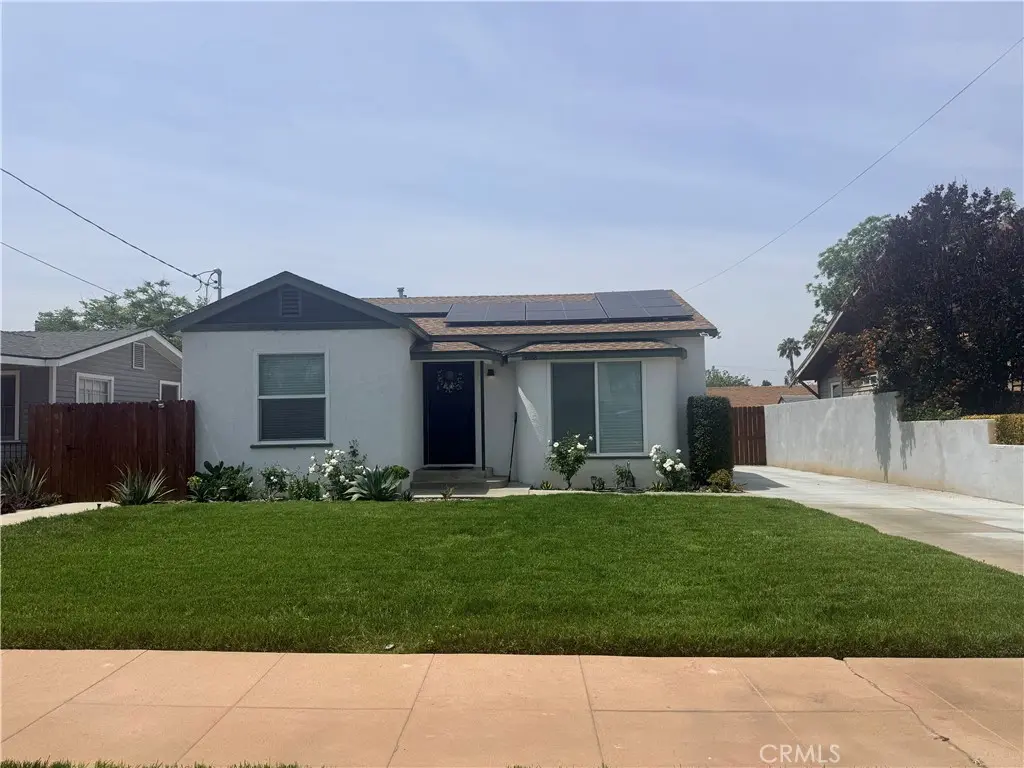 Triplex for rent at 3688 Taft, Riverside, CA featuring 3 beds and 2 baths