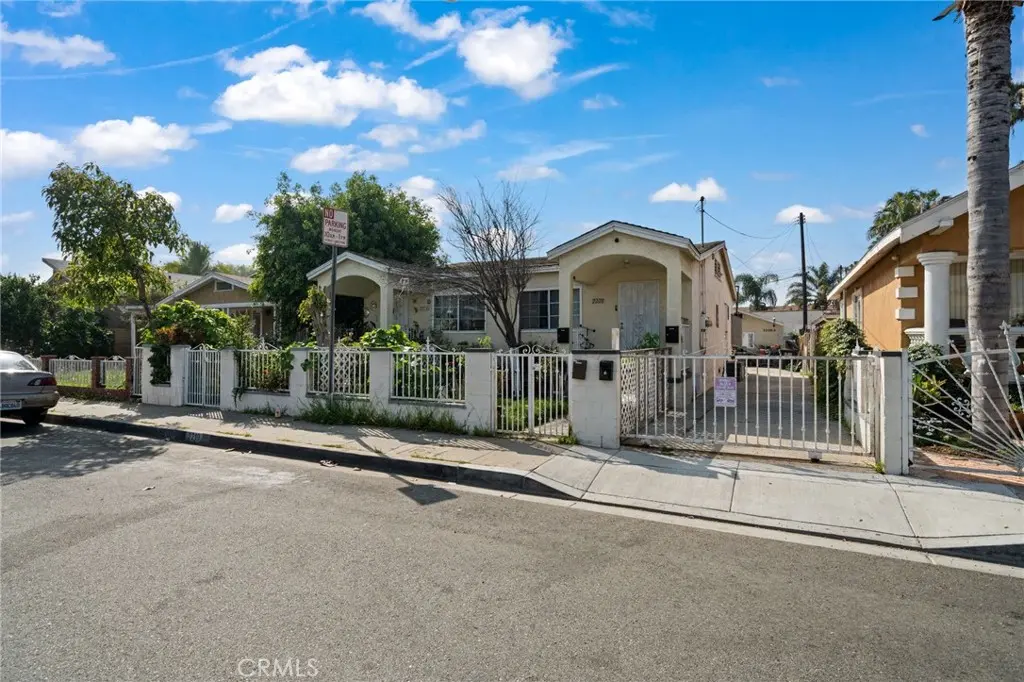 2208 Mortimer, Huntington Park, CA — listing photo 1