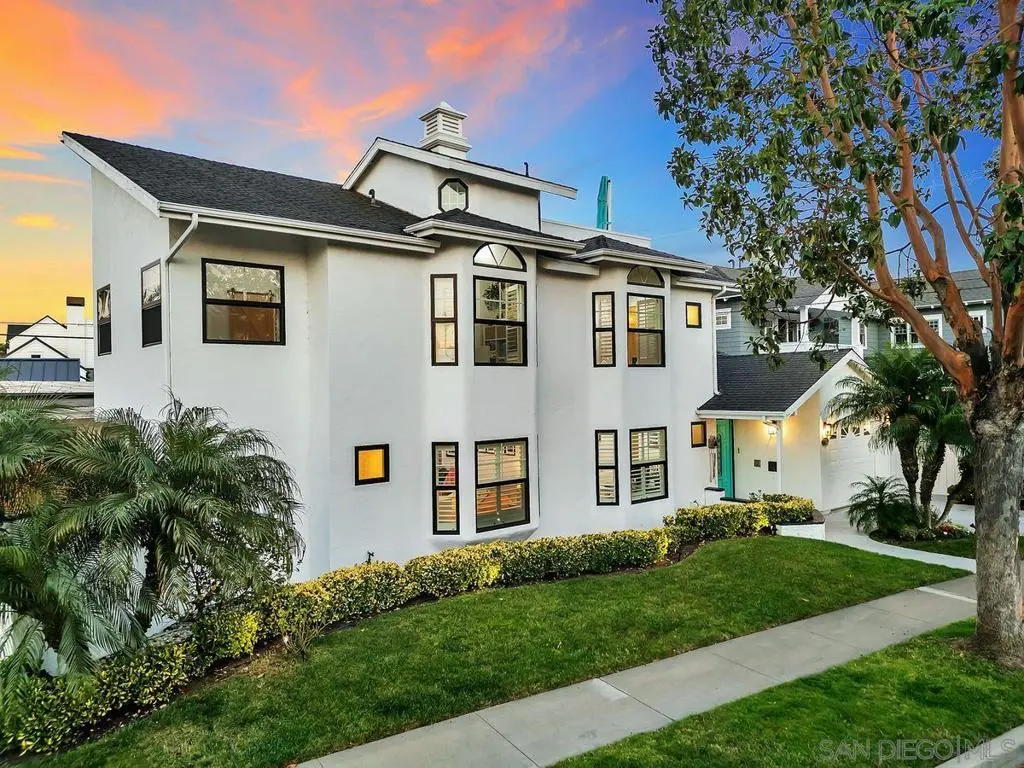Single Family Residence for sale at 981 Cabrillo Ave, Coronado, San Diego County, CA featuring 4 beds and 4 baths