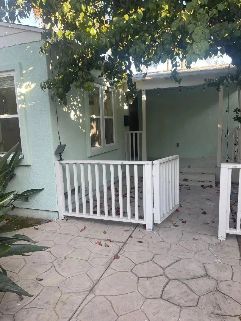 Residential Lease for rent at 1610 Upas Street 14, San Diego, CA featuring 2 beds and 1 bath