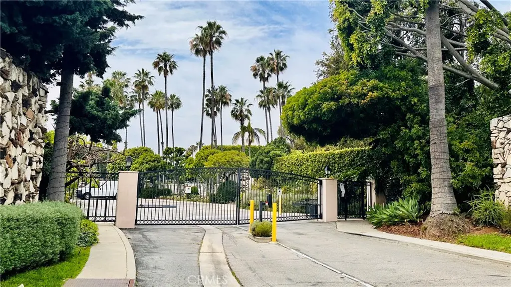 Condominium for sale at 239 S Barrington Avenue F8, Los Angeles, CA and 1 bath