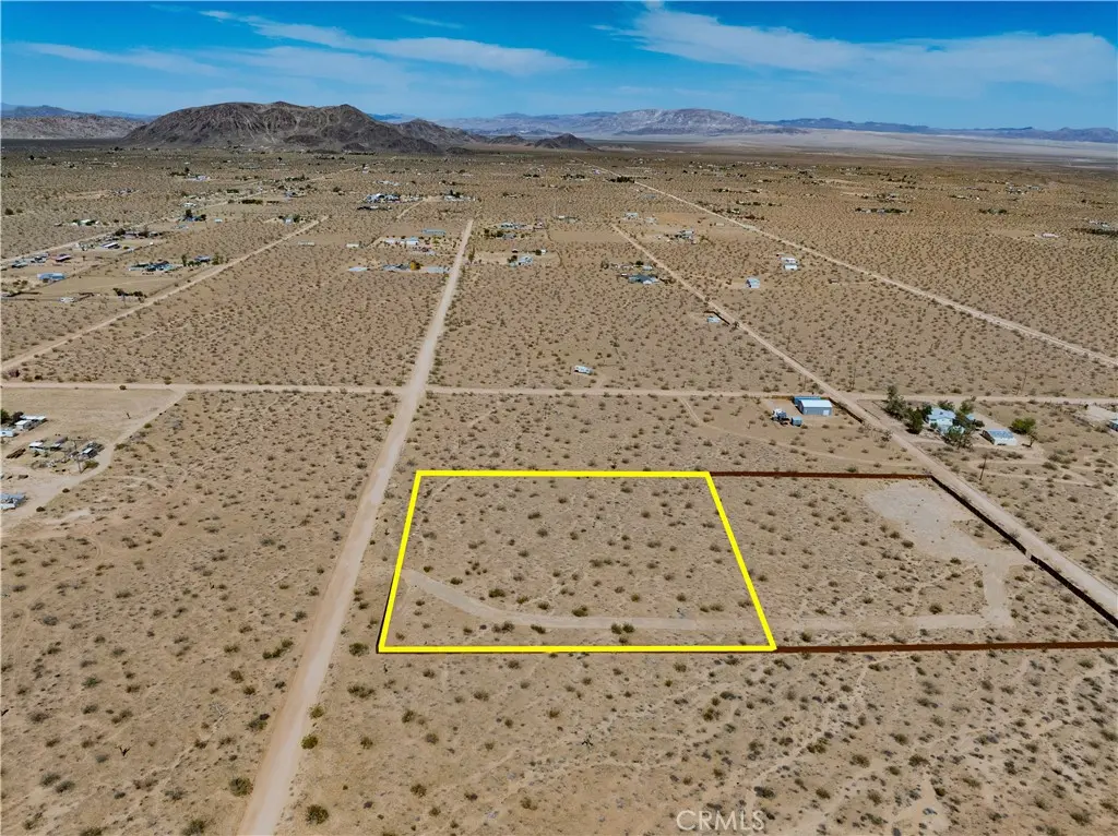 425 Gerber Avenue, Landers, CA — listing photo 1