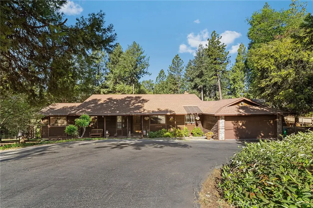 14219 Wycliff, Magalia, CA — listing photo 1