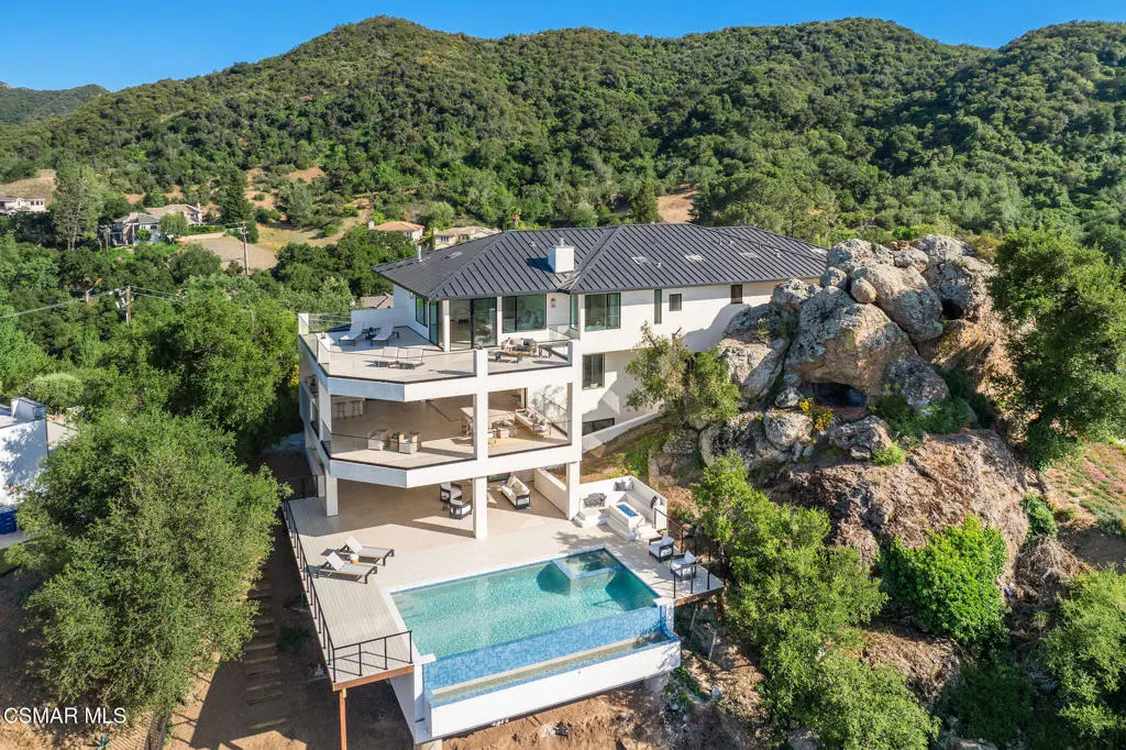 118 Giles Road, Lake Sherwood, CA — listing photo 1