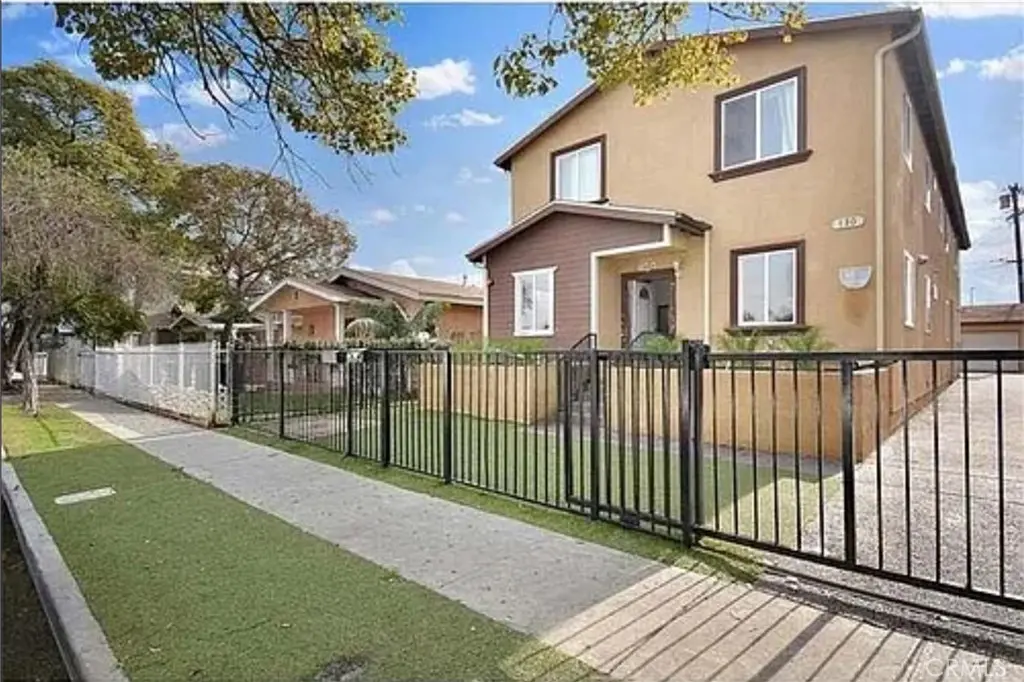 Duplex for sale at 130 E 67th, Los Angeles, CA