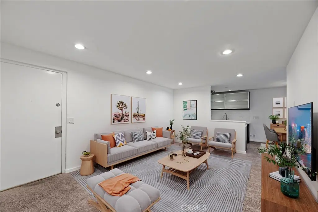 Condominium for sale at 525 N Sycamore Avenue 333, Los Angeles, CA featuring 1 bed and 1 bath