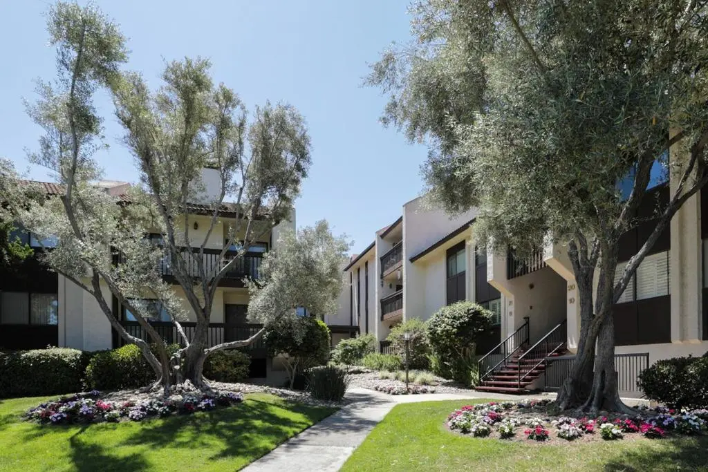 226 W Edith Avenue 20, Los Altos, CA — listing photo 1