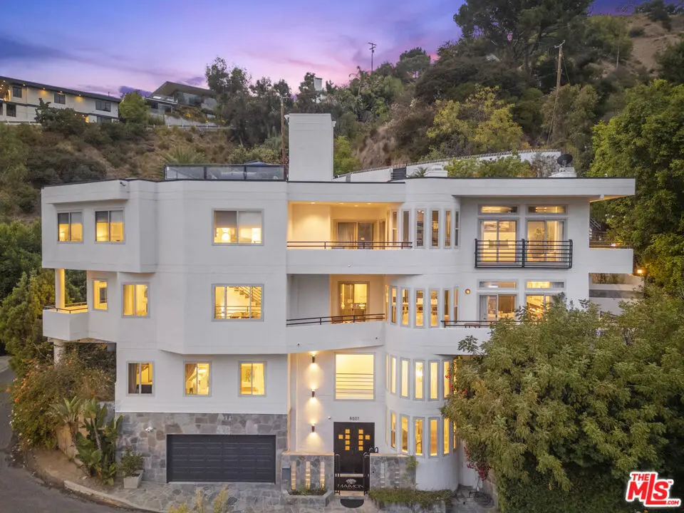 Residential Lease for rent at 8507 Franklin Avenue, Los Angeles, Los Angeles County, CA featuring 5 beds and 4 baths