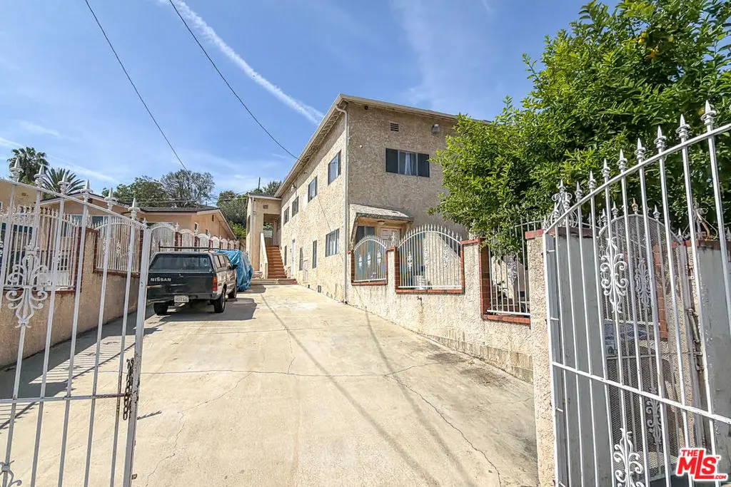 Residential Lease for rent at 3331 1/2 City Terrace Drive, Los Angeles, Los Angeles County, CA featuring 1 bed and 1 bath