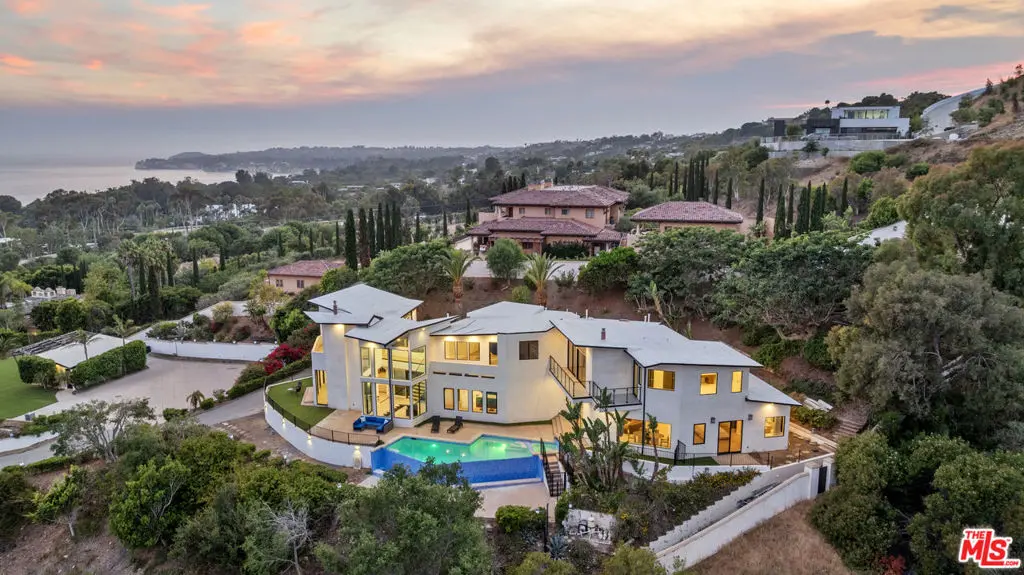 Residential Lease for rent at 6380 Meadows Court, Malibu, Los Angeles County, CA featuring 7 beds and 8 baths